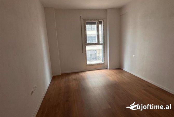 Shtepi me qera Apartament ne Tirane, 2+1, Mobilimi Bosh, pa mobiluar, Pagesa 600  Euro.