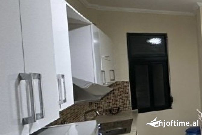 Shtepi me qera 1+1 ne Tirane - 50,000 Leke
