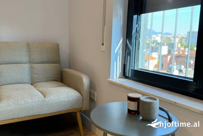 Shtepi me qera Apartament ne Tirane, 1+1, Mobilimi E mobiluar, Pagesa 650  Euro.