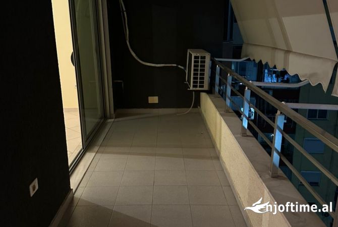 Shtepi ne shitje Apartament ne Tirane, 2+1, Mobilimi Bosh, pa mobiluar, Pagesa 125,000  Euro.