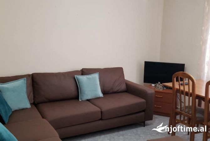 Shtepi me qera 2+1 ne Tirane - 40,000 Leke