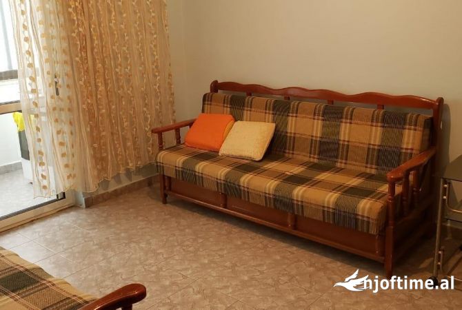 Shtepi me qera Apartament ne Tirane, 2+1, Mobilimi E mobiluar, Pagesa 40,000  Leke.