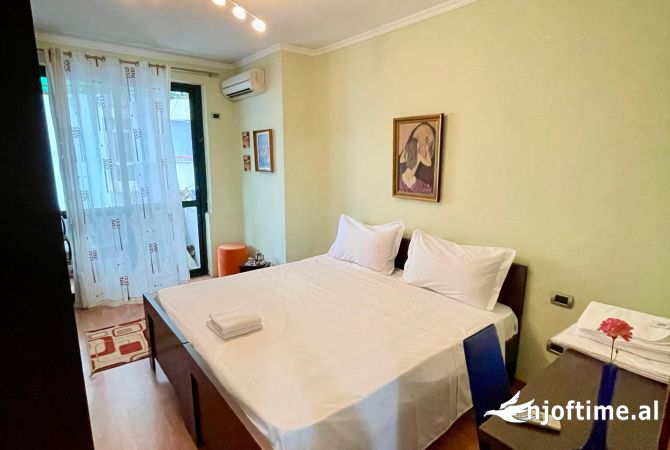 Shtepi me qera Apartament ne Tirane, 1+1, Mobilimi E mobiluar, Pagesa 55,000  Leke.