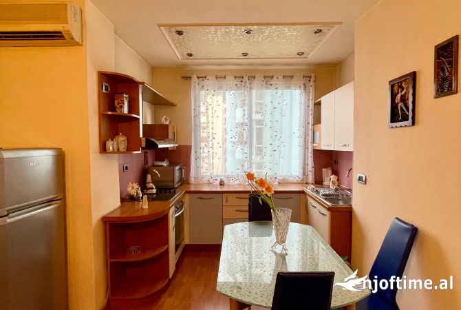 Shtepi me qera Apartament ne Tirane, 1+1, Mobilimi E mobiluar, Pagesa 55,000  Leke.