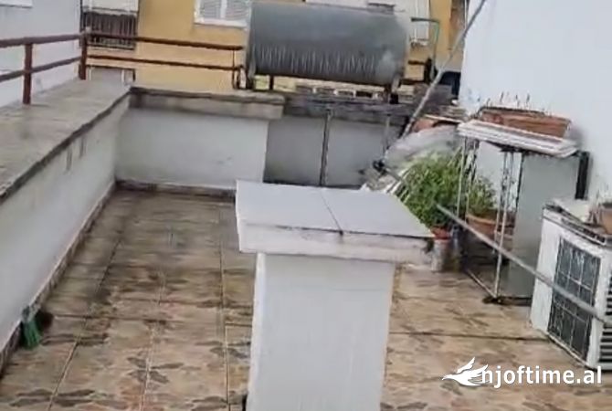 Shtepi ne shitje Apartament ne Tirane, 1+1, Mobilimi E mobiluar, Pagesa 115,000  Euro.