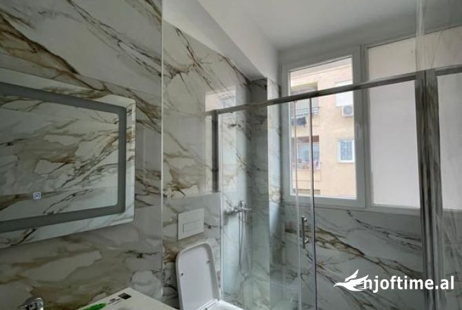 Shtepi me qera Apartament ne Tirane, 1+1, Mobilimi E mobiluar, Pagesa 450  Euro.