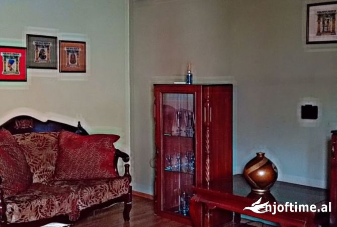 Shtepi me qera 2+1 ne Tirane - 400 Euro