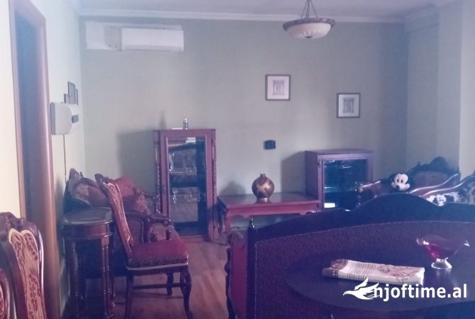 Shtepi me qera 2+1 ne Tirane - 400 Euro