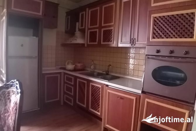 Shtepi me qera 2+1 ne Tirane - 400 Euro