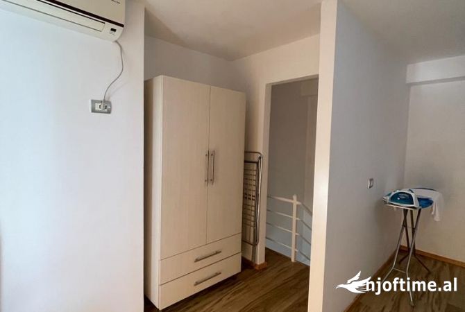 Shtepi ne shitje Apartament ne Sarande, Garsoniere, Mobilimi E mobiluar, Pagesa 150,000  Euro.