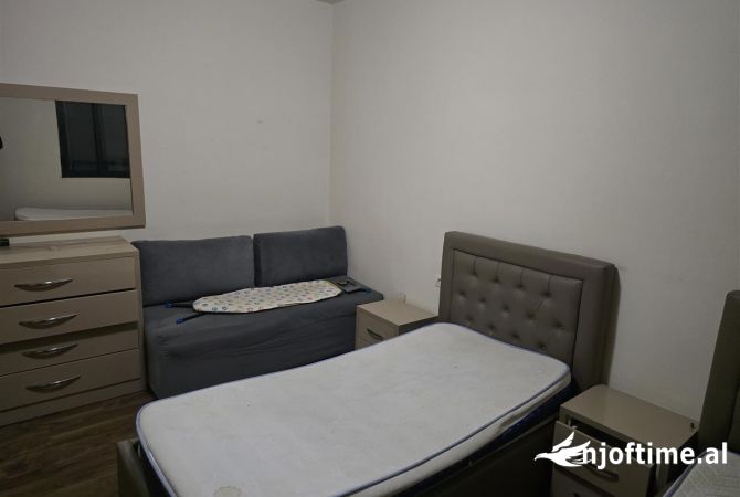 Shtepi me qera 1+1 ne Tirane - 40,000 Leke