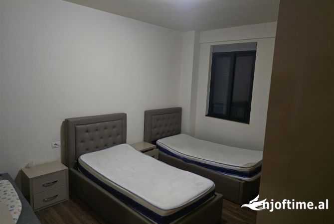 Shtepi me qera 1+1 ne Tirane - 40,000 Leke
