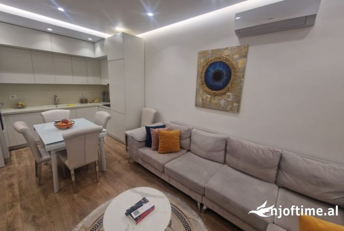 Shtepi ne shitje 2+1 ne Tirane - 300,000 Euro