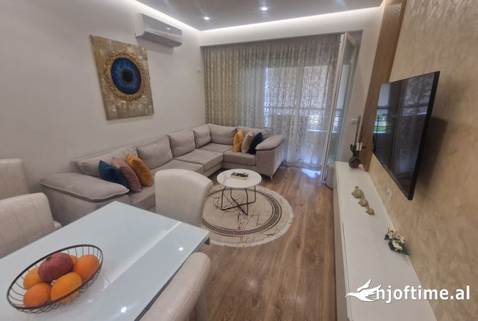 Shtepi ne shitje 2+1 ne Tirane - 300,000 Euro
