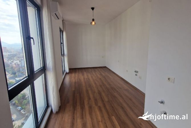 Shtepi me qera Apartament ne Tirane, Garsoniere, Mobilimi Bosh, pa mobiluar, Pagesa 350  Euro.