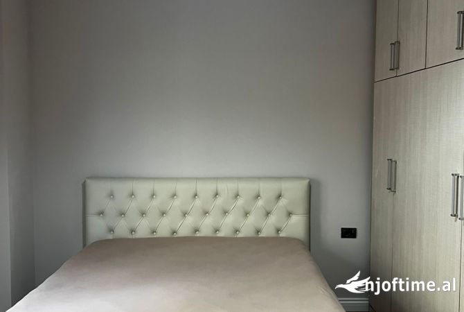 Shtepi me qera Apartament ne Tirane, 1+1, Mobilimi E mobiluar, Pagesa 45,000  Leke.
