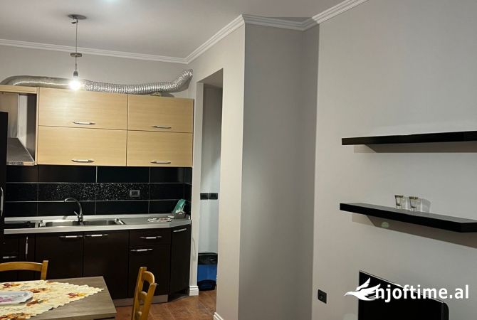 Shtepi me qera 1+1 ne Tirane - 45,000 Leke