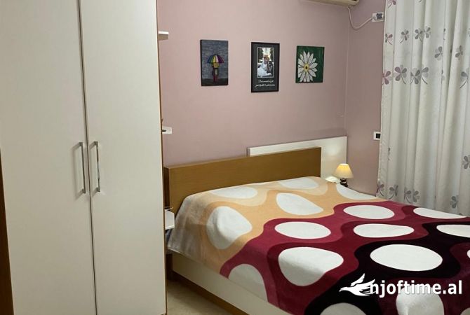 Shtepi me qera Apartament ne Tirane, 2+1, Mobilimi E mobiluar, Pagesa 40,000  Leke.