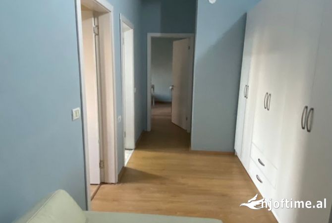 Shtepi me qera Shtepi Private ne Tirane, 1+1, Mobilimi E mobiluar, Pagesa 450  Euro.