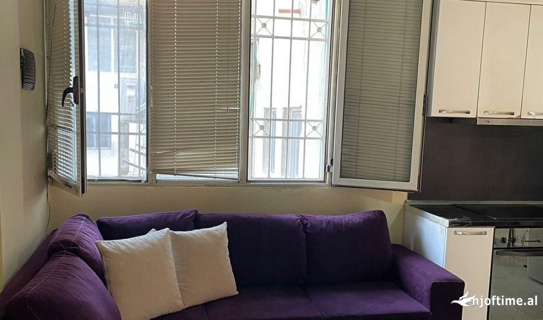 Shtepi me qera Apartament ne Tirane, 1+1, Mobilimi E mobiluar, Pagesa 50,000  Leke.