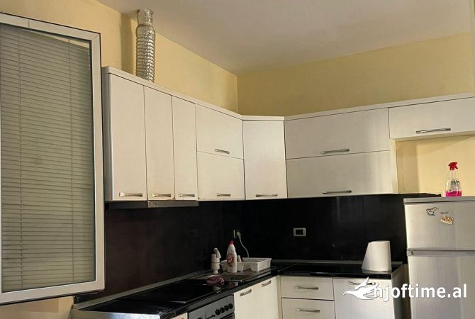 Shtepi me qera Apartament ne Tirane, 1+1, Mobilimi E mobiluar, Pagesa 50,000  Leke.