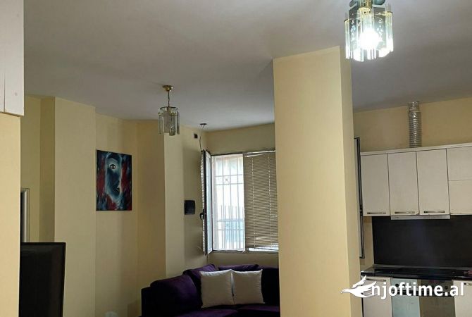 Shtepi me qera Apartament ne Tirane, 1+1, Mobilimi E mobiluar, Pagesa 50,000  Leke.