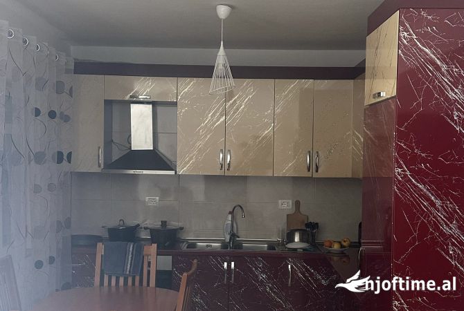 Shtepi me qera 2+1 ne Tirane - 45,000 Leke