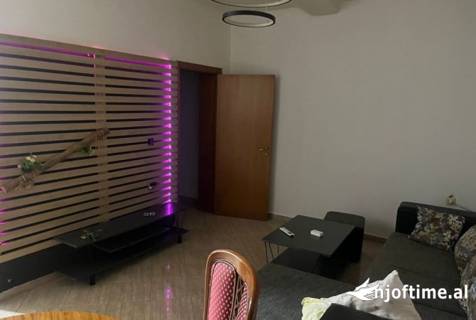 Shtepi me qera 1+1 ne Tirane - 40,000 Leke