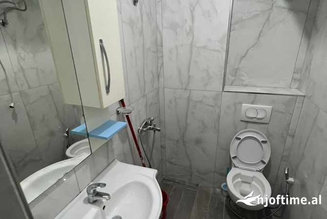 Shtepi me qera Apartament ne Tirane, Garsoniere, Mobilimi E mobiluar, Pagesa 500  Euro.