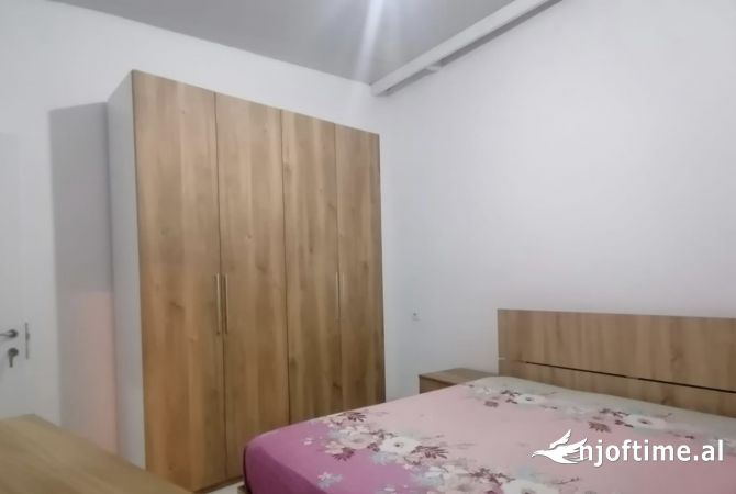 Shtepi me qera 2+1 ne Tirane - 30,000 Leke