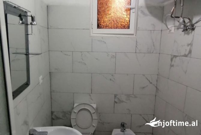 Shtepi me qera 2+1 ne Tirane - 30,000 Leke