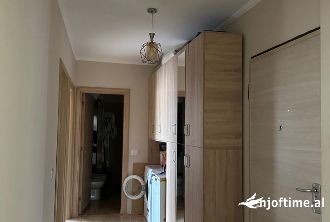 Shtepi me qera Shtepi Private ne Tirane, 1+1, Mobilimi E mobiluar, Pagesa 40,000  Leke.