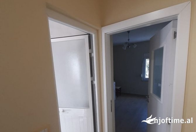 Shtepi me qera Apartament ne Tirane, 1+1, Mobilimi E mobiluar, Pagesa 430  Euro.