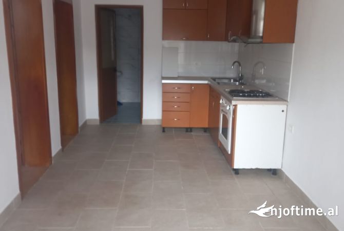 Shtepi me qera 2+1 ne Tirane - 40,000 Leke