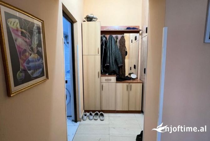 Shtepi ne shitje Apartament ne Tirane, 2+1, Mobilimi E mobiluar, Pagesa 155,000  Euro.