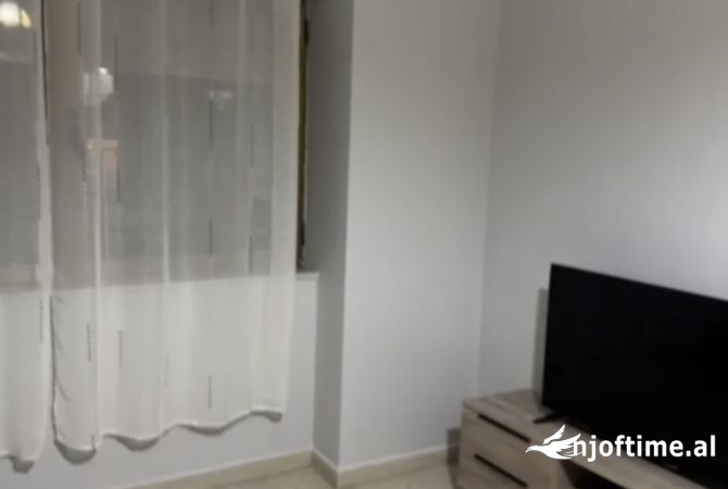 Shtepi me qera Shtepi Private ne Tirane, 1+1, Mobilimi E mobiluar, Pagesa 45,000  Leke.