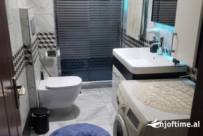 Shtepi ne shitje Apartament ne Tirane, 1+1, Mobilimi E mobiluar, Pagesa 92,000  Euro.