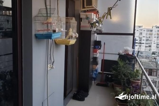 Shtepi ne shitje Apartament ne Tirane, 1+1, Mobilimi E mobiluar, Pagesa 92,000  Euro.