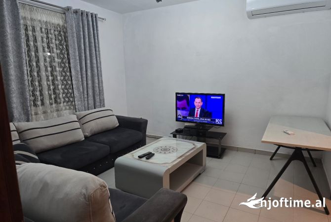 Shtepi me qera Shtepi Private ne Tirane, 2+1, Mobilimi E mobiluar, Pagesa 37,000  Leke.