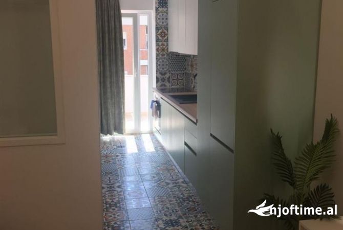 Shtepi me qera Apartament ne Tirane, 1+1, Mobilimi E mobiluar, Pagesa 55,000  Leke.