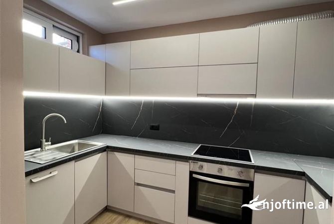 Shtepi me qera 2+1 ne Tirane - 80,000 Leke