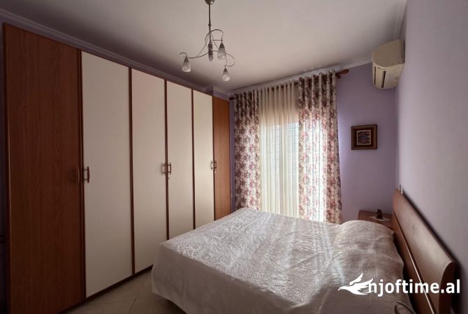 Shtepi me qera Apartament ne Tirane, 1+1, Mobilimi E mobiluar, Pagesa 700  Euro.