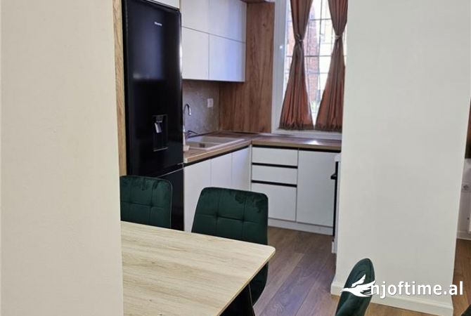 Shtepi me qera Apartament ne Tirane, 1+1, Mobilimi E mobiluar, Pagesa 60,000  Leke.