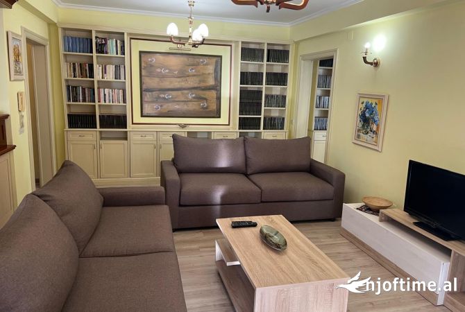 Shtepi me qera 2+1 ne Tirane - 1,000 Euro