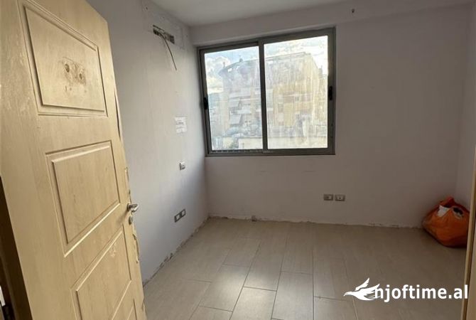 Apartment for rent in Tirana 2+1, Emty