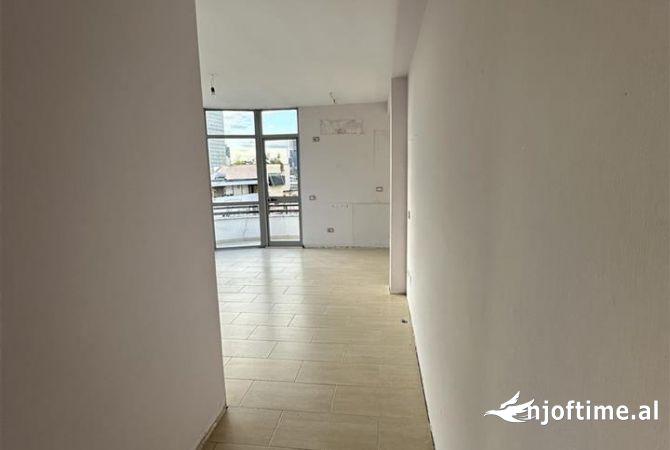 Apartment for rent in Tirana 2+1, Emty
