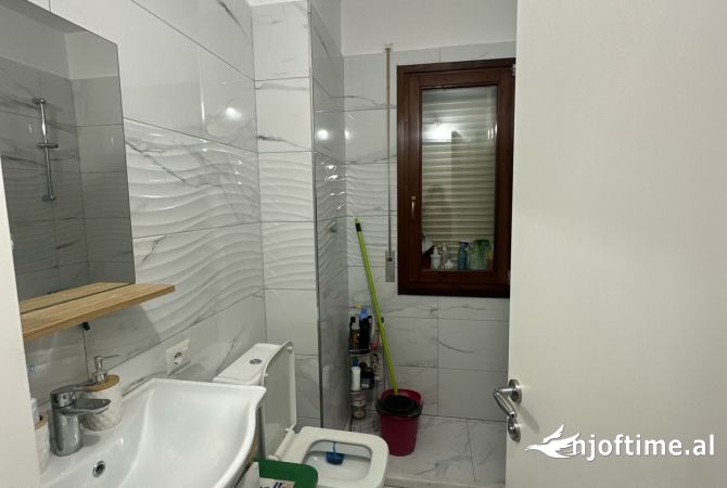 Shtepi me qera Apartament ne Tirane, 1+1, Mobilimi E mobiluar, Pagesa 470  Euro.