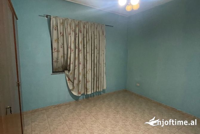 Shtepi me qera 2+1 ne Tirane - 40,000 Leke