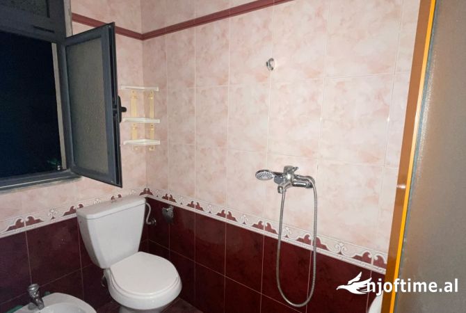 Shtepi me qera Shtepi Private ne Tirane, 2+1, Mobilimi Bosh, pa mobiluar, Pagesa 40,000  Leke.