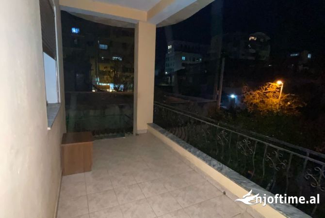 Shtepi me qera Shtepi Private ne Tirane, 2+1, Mobilimi Bosh, pa mobiluar, Pagesa 40,000  Leke.